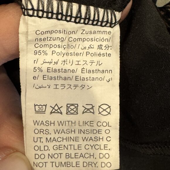 GUC Shein Curve Black Graphic Short-Sleeve T-Shirt with Moon & Floral Design - Picture 4 of 8